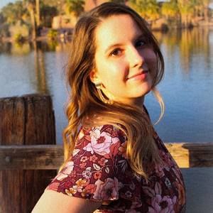 Meet your Posher, Elise